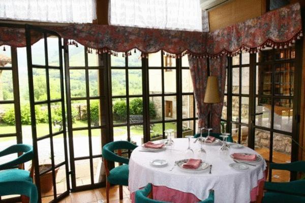 Hotel Posada Del Pas Ontaneda Екстер'єр фото